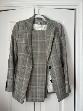 Checked 2-Piece Suit in Neutral Plaid